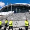Il personale della sicurezza in attesa dell&#039;arrivo dei primi tifosi  © Coldsnowstorm