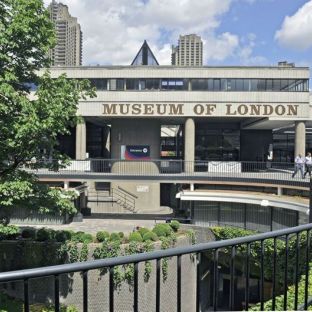 Il Museo di Londra è stato inaugurato il 2 dicembre 1976 dalla Regina Elisabetta II