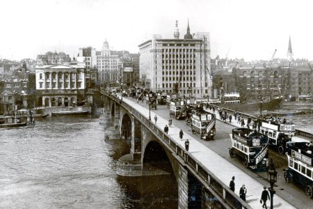 Il nuovo Ponte di Londra nel 1927