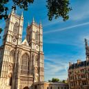 Westminster Abbey è la chiesa dei funerali di Elisabetta II, e dell'incoronazione di Carlo III
